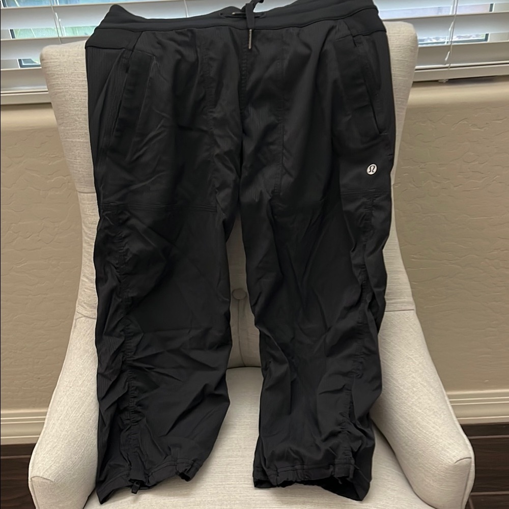 Lululemon Black Cropped Athletic Pants